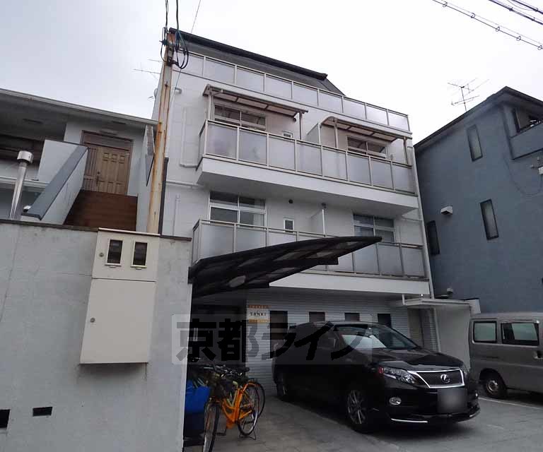 京都市上京区大峰図子町のマンションの建物外観