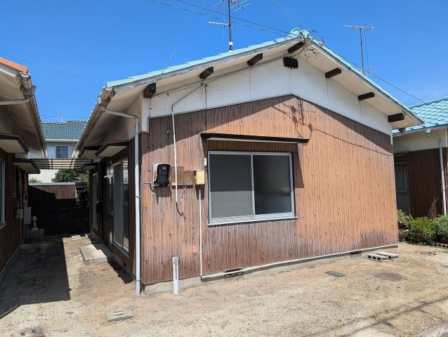 東石井3丁目野間貸家の建物外観