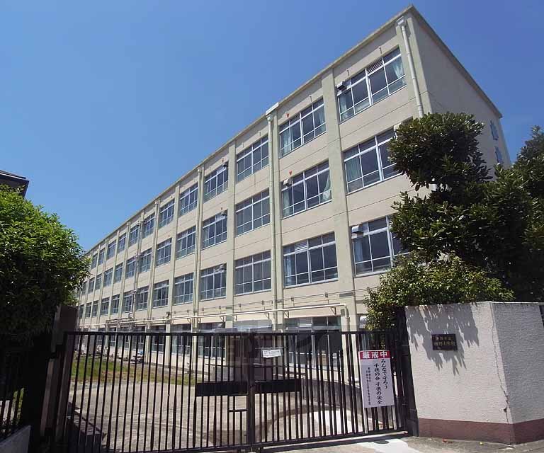 【京都市北区上賀茂北ノ原町のアパートの小学校】