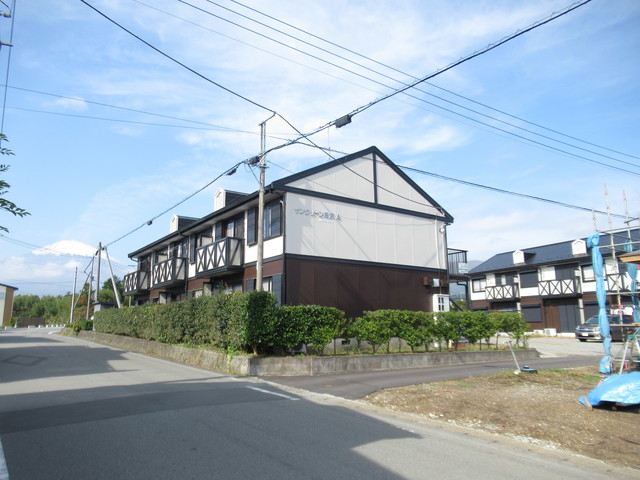 駿東郡小山町用沢のアパートの建物外観