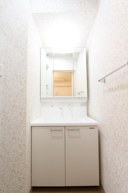 洗面設備　同タイプ別部屋写真です。現況優先となります。