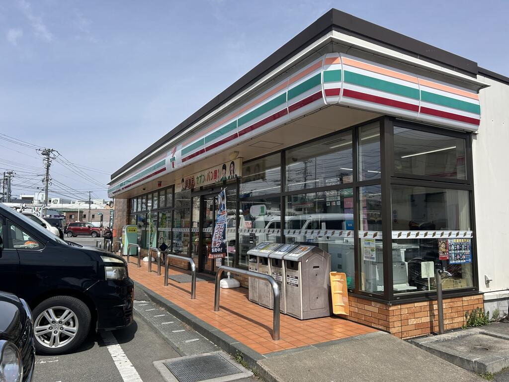 コンビニ　セブンイレブン盛岡緑が丘3丁目店（コンビニ）まで369m