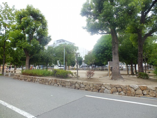 【リブラン新北野の公園】