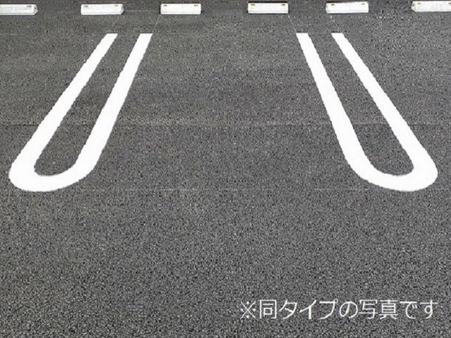 【秋田市川元むつみ町のアパートの駐車場】