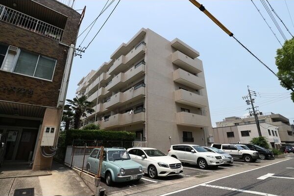 【名古屋市千種区茶屋が坂のマンションの駐車場】