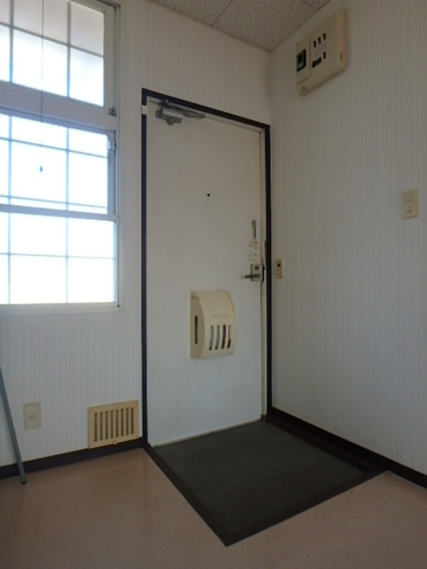 玄関　図面と現状に相違がある場合には現状を優先