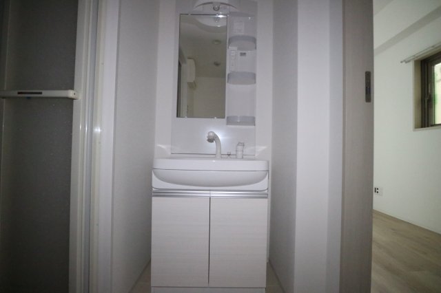 洗面設備　同一タイプです。