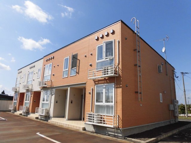 秋田県大仙市戸地谷字川前（アパート）の賃貸物件の外観