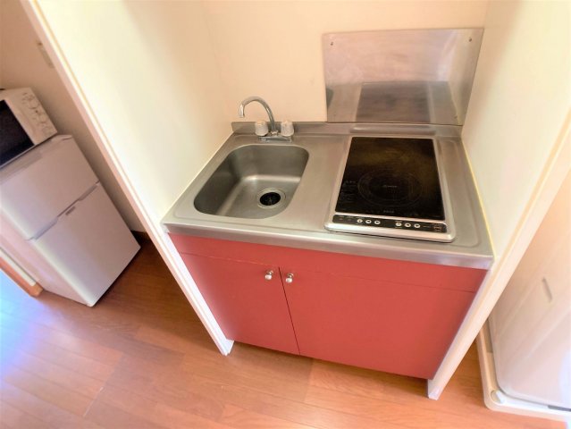 キッチン　設備・仕様は号室により異なる為、現況を優先致します。