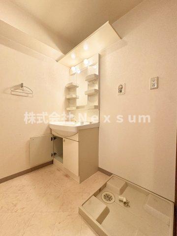 洗面設備　独立洗面化粧台付き