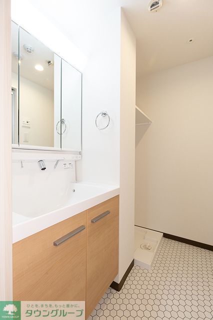 洗面設備　※写真は同タイプ住戸です。