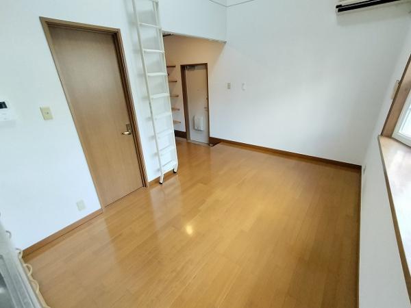 居室・リビング　洋室！