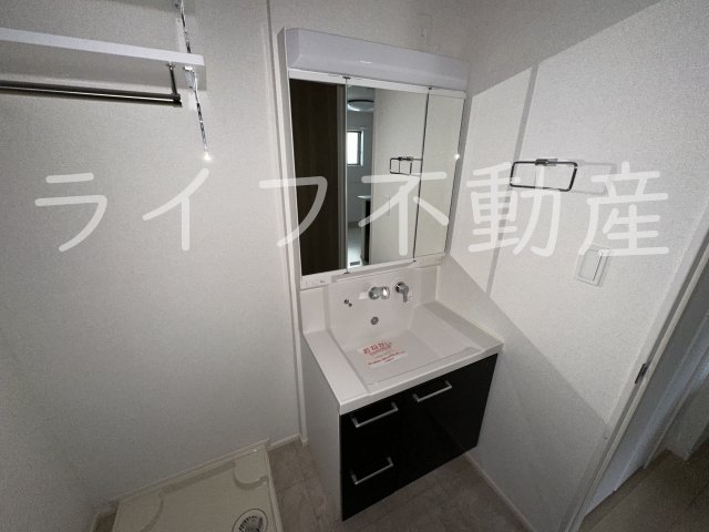 洗面設備　独立洗面台で身支度をすべて済ませてしまいましょう
