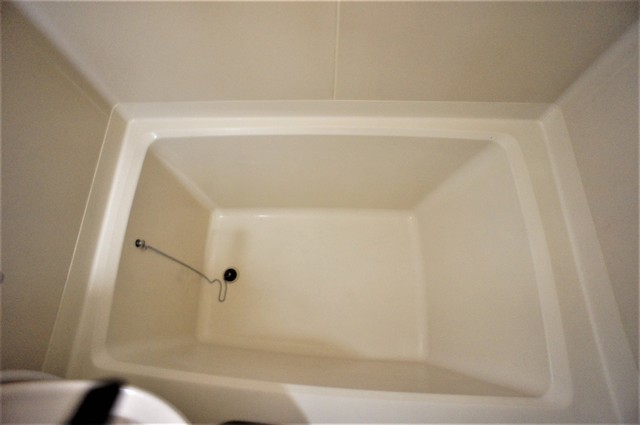 バス・シャワールーム　バストイレ別！湯船につかることで日頃の疲れを癒せます♪