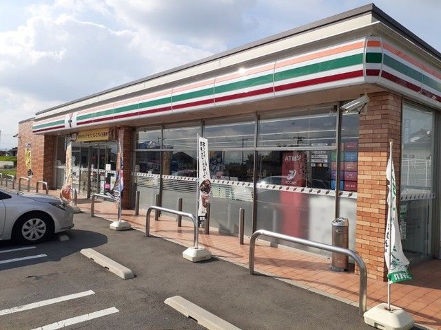 コンビニ　セブンイレブン前橋冨士見大鳥居（コンビニ）まで850m