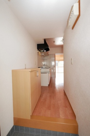 玄関　※別部屋の写真です