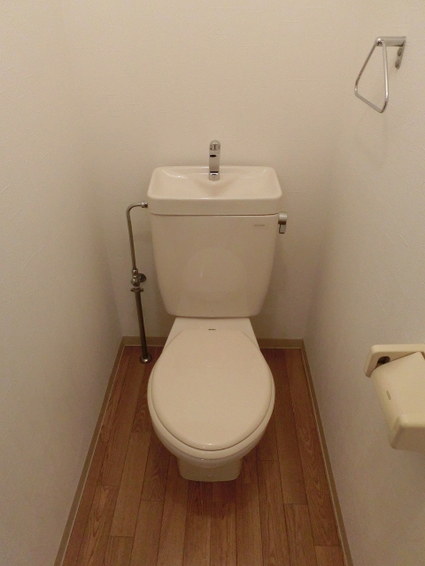 トイレ　反転タイプです