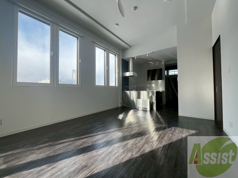 居室・リビング　広くてキレイなお部屋が広がっていて、充実した生活が送れそう。