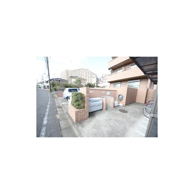 その他共有部分　ゴミ置き場☆