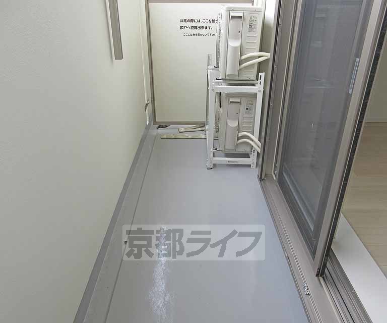 バルコニー　広々としたベランダです。