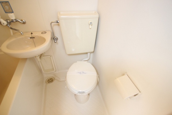 トイレ　※他のお部屋の写真です。