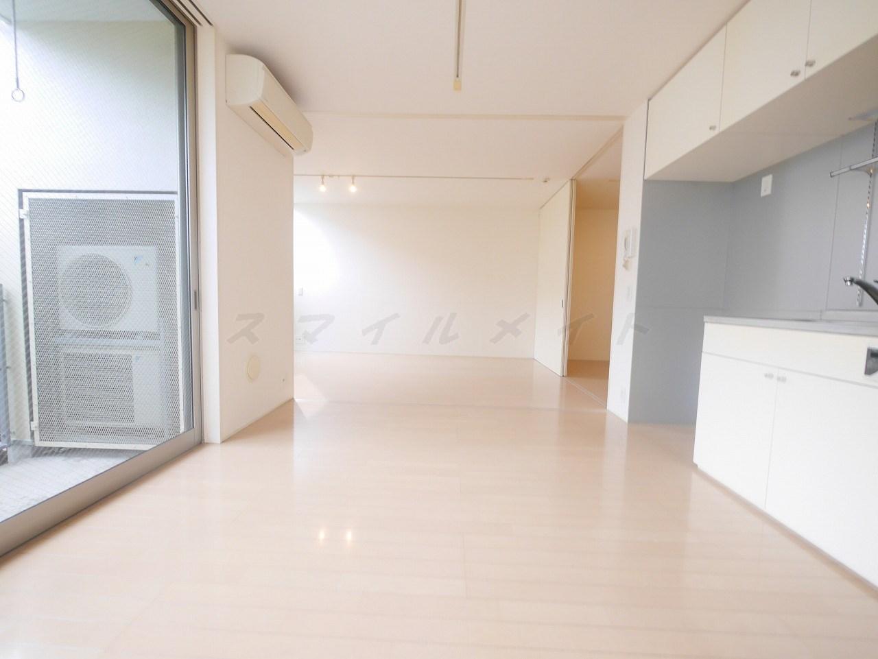 居室・リビング　※他の号室、参考写真