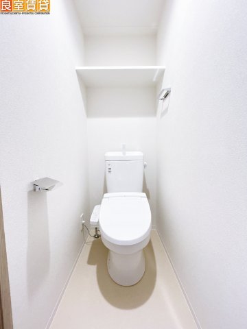 トイレ　温水洗浄便座