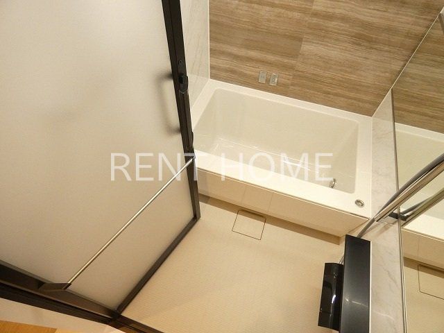 バス・シャワールーム　浴室乾燥機付き