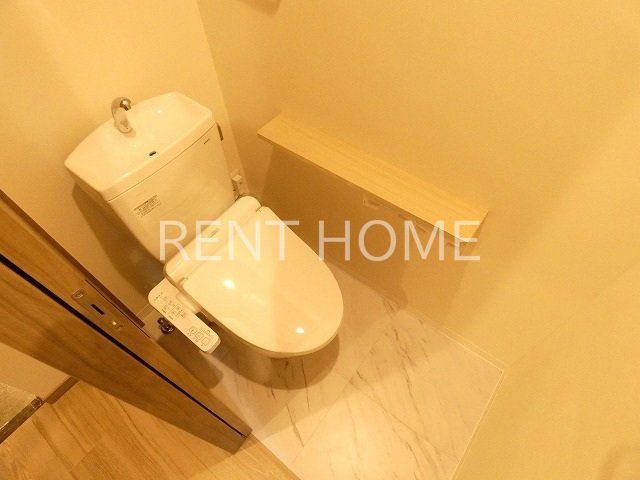 トイレ　温水洗浄便座付き