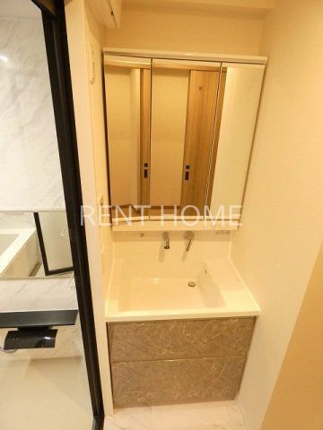 洗面設備　シャンプードレッサー付き