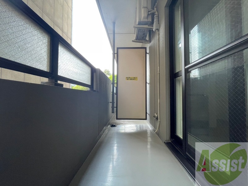 バルコニー　バルコニーです。洗濯物を干したり一息ついたりできますね！