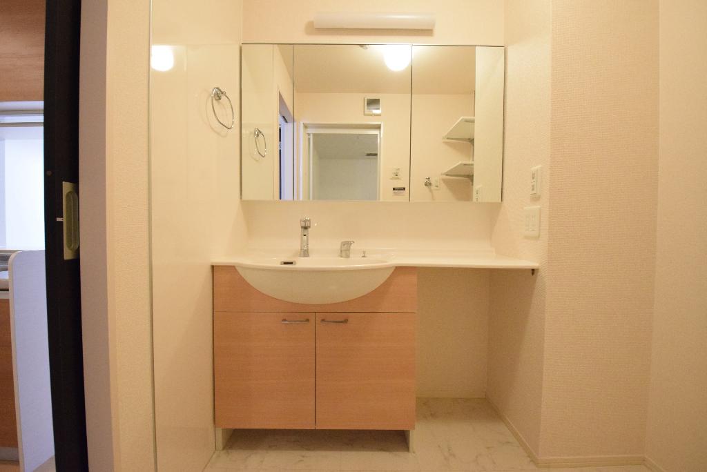 洗面設備　洗髪洗面化粧台