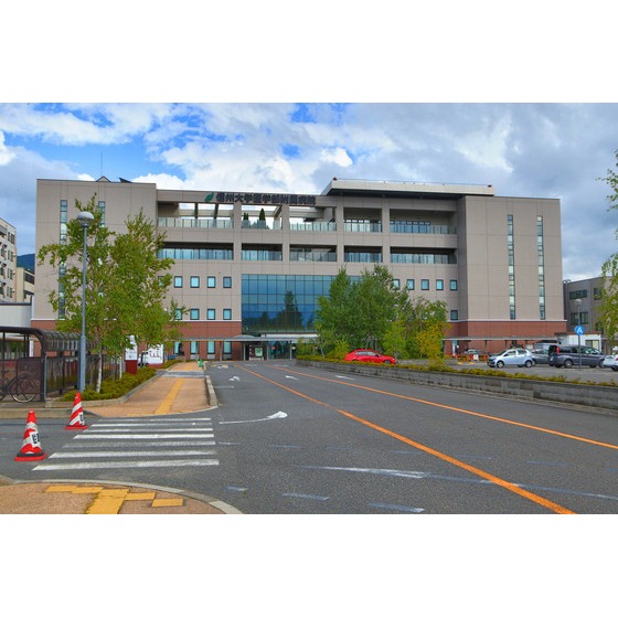 病院　信州大学医学部附属病院（病院）まで898m