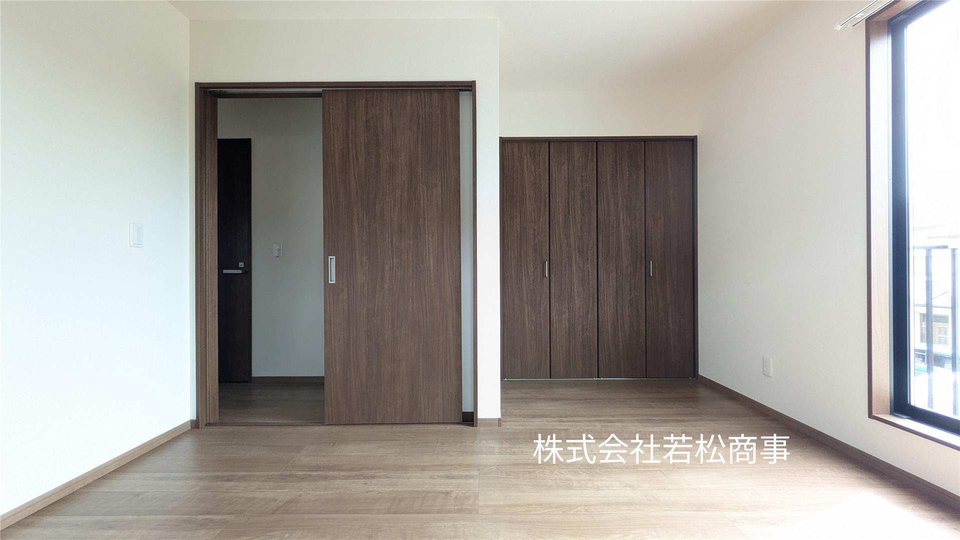 居室・リビング　ウォークインクローゼット付です☆すっきり収納出来ます♪