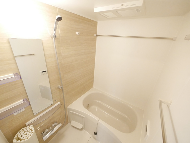 バス・シャワールーム　★追焚機能付きでいつでも暖かいお風呂に入れます★