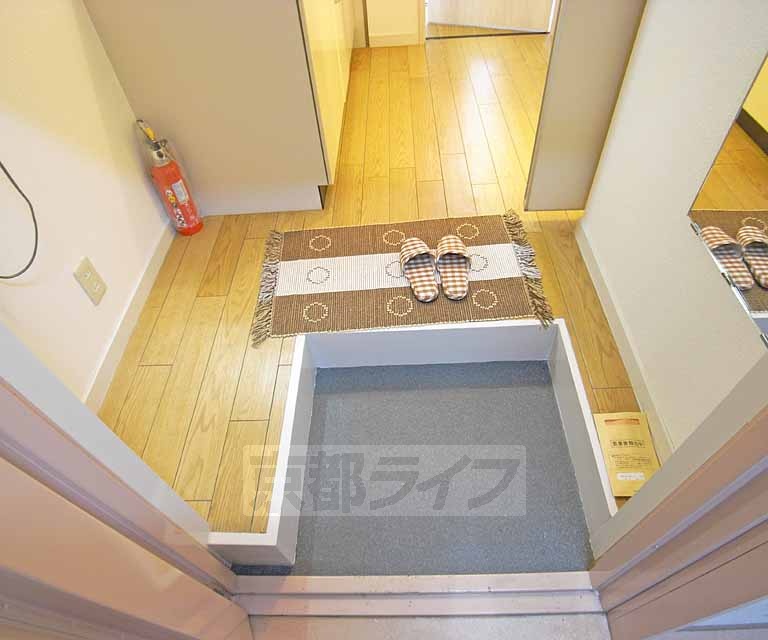 玄関　広々とした玄関です。