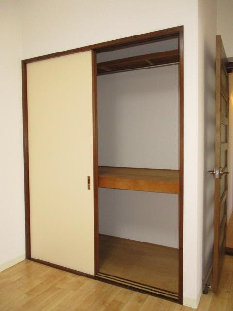 収納　ハンガーを使って洋服収納できます♪