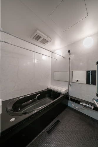 バス・シャワールーム　バスルーム