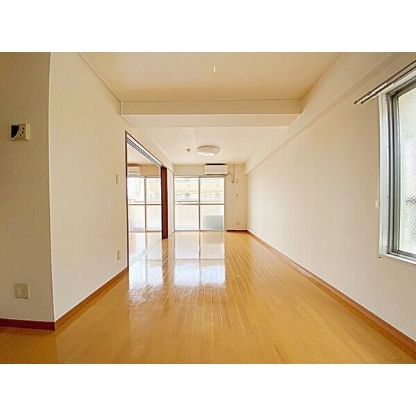 居室・リビング　【ラーメン】一丸まで429m