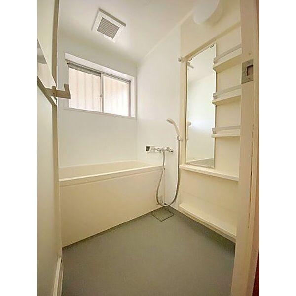 バス・シャワールーム　【保育園】名古屋市亀の井保育園まで202m