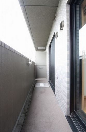 バルコニー　★洗濯物を干すスペース充分に取れます★