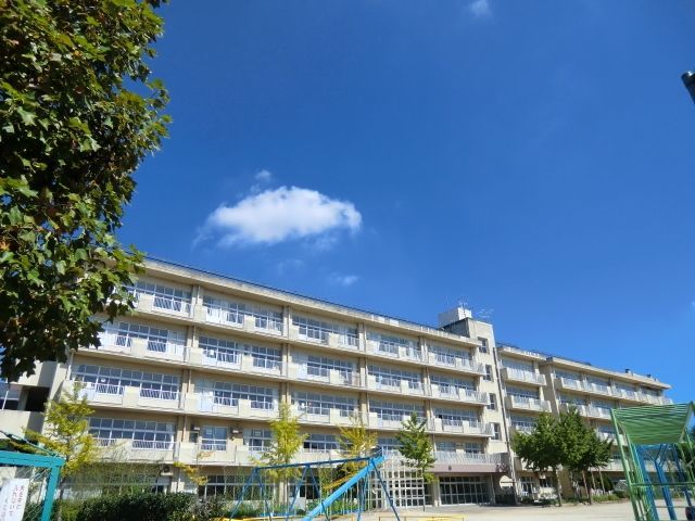 小学校　殿平賀小学校（小学校）まで650m