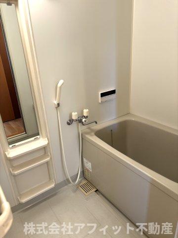 バス・シャワールーム　追い焚き機能付き