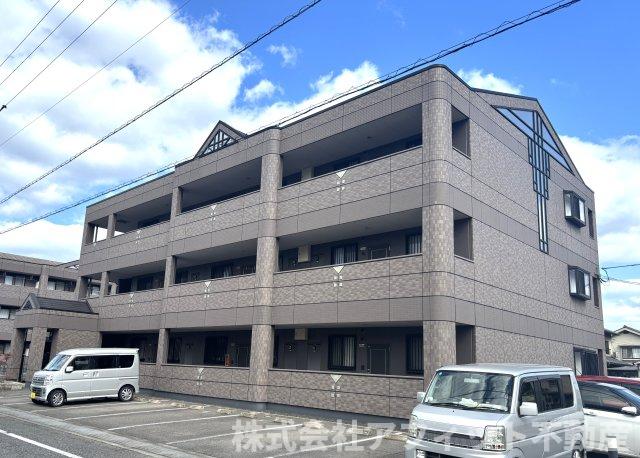 建物外観　3LDK・重量鉄骨造