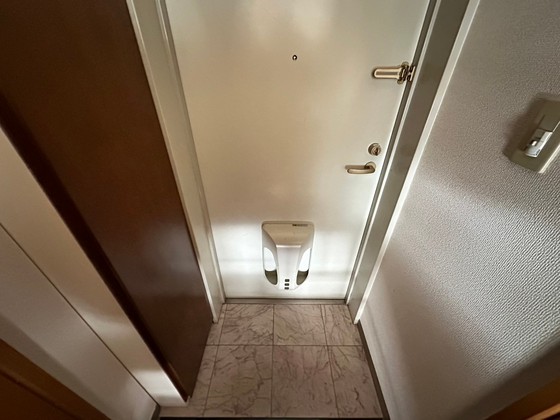 玄関　※別部屋の写真です