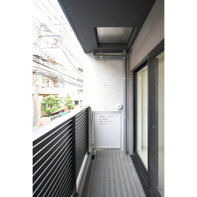 バルコニー　開放的で明るい空間を演出してくれるバルコニーです