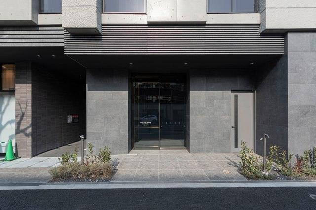 エントランス　落ち着いたエントランスです