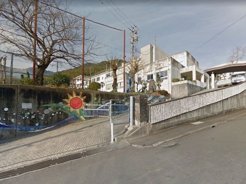 中学校　日見中学校（中学校）まで161m