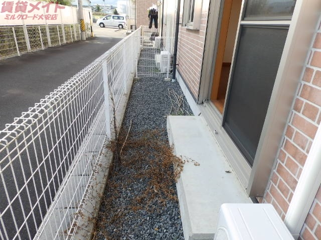 バルコニー　同物件別室写真