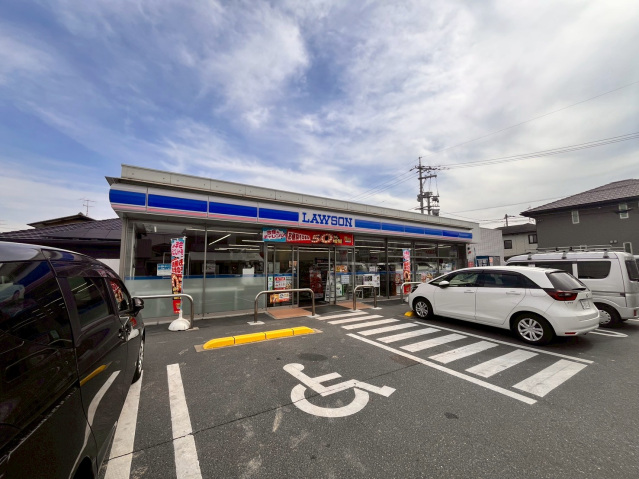 コンビニ　ローソン岡山庭瀬店（コンビニ）まで621m
